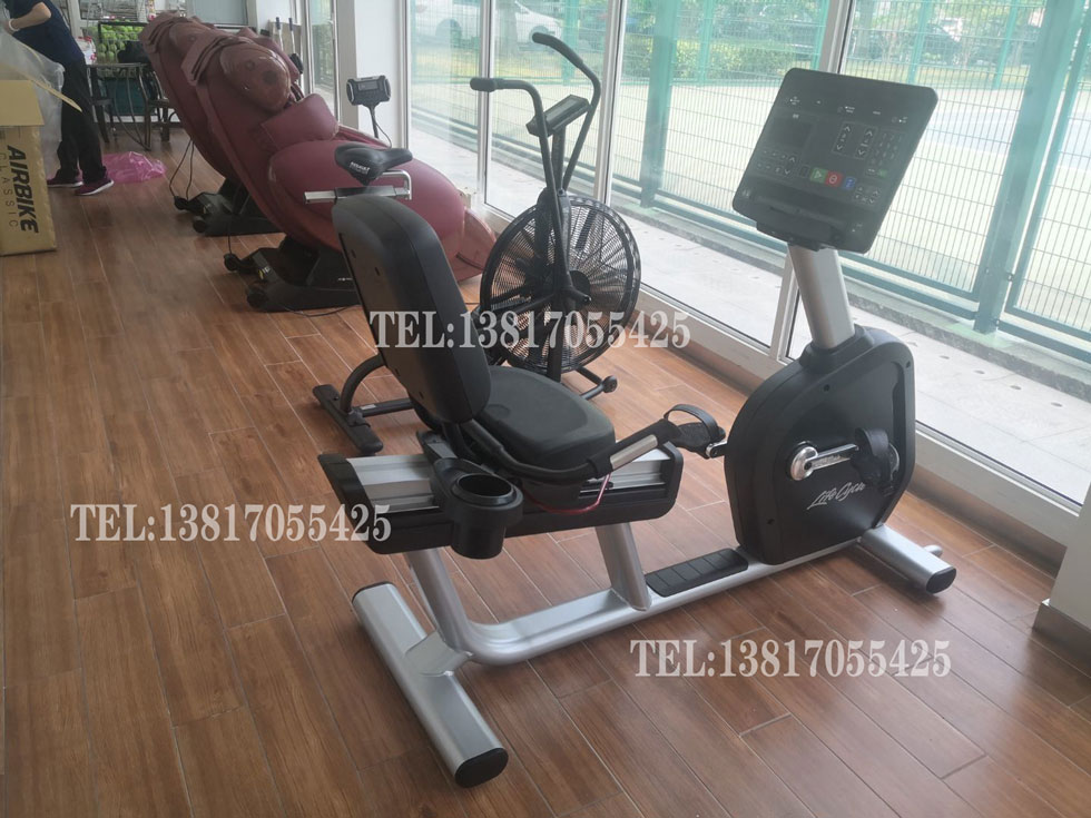力健健身車(chē)安裝完成